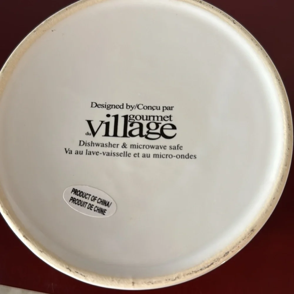 3/$22
Gourmet Du Village bowl  “By the Sea” Ceramic - Picture 3 of 6